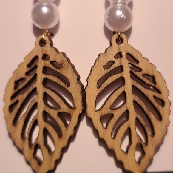 Earrings - Picture 1 of 2